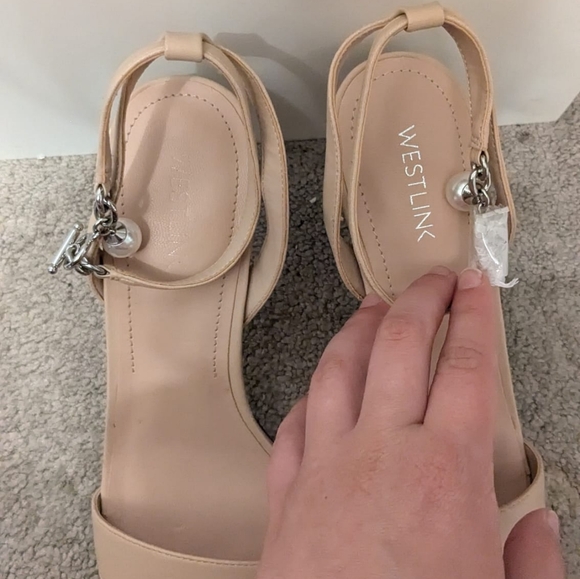 🆕️Westlink Nude Heels with Cute Charms Size 7 - Giftable! - Picture 9 of 14